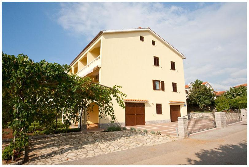 Apartment & Room Dinka, Krk 克尔克 外观 照片
