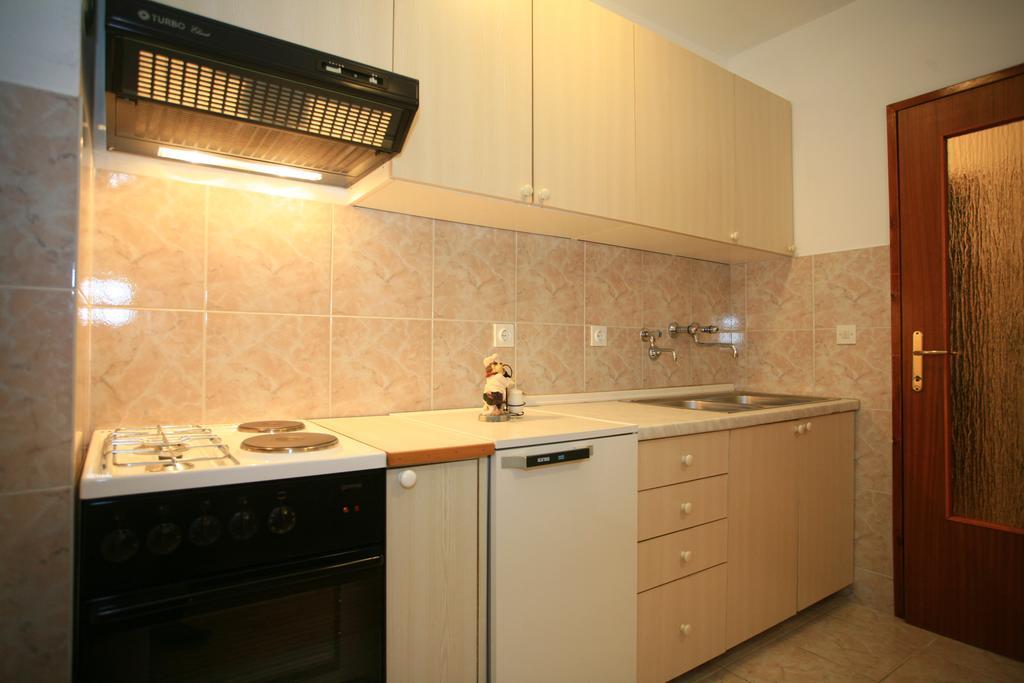 Apartment & Room Dinka, Krk 克尔克 外观 照片