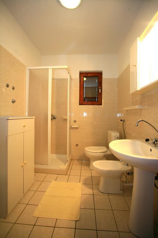 Apartment & Room Dinka, Krk 克尔克 外观 照片